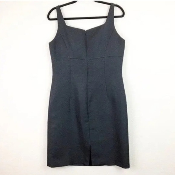 Tahari Little Black Dress Sz 10P Sheath Sleeveless Power Dress Evening Cocktail - Picture 3 of 7